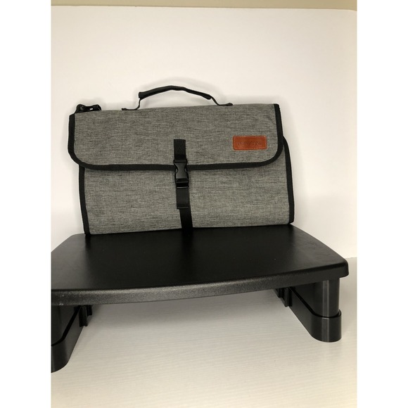 TOPGOOSE Portable Diaper Changing Pad: Waterproof, Foldable Baby Travel Mat & Ba - Picture 3 of 3